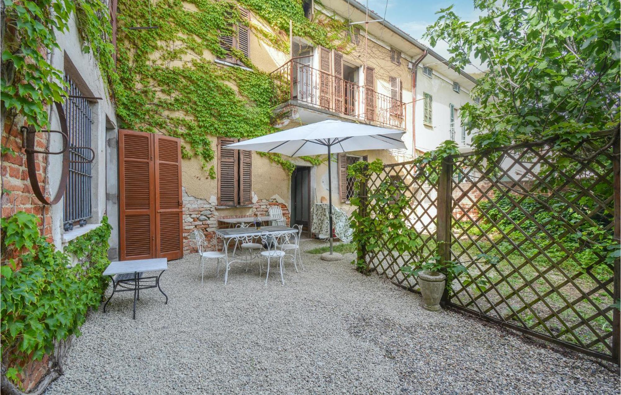 4 Bedroom Gorgeous Home In Cuccaro Monferrato Al Exterior photo